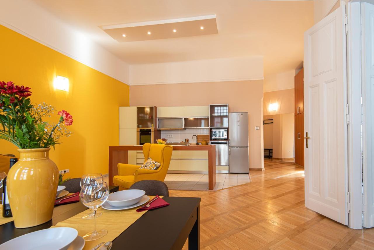 Patrik'S Budapest Center Apartment Luaran gambar