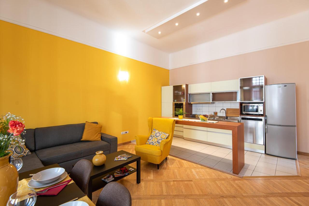 Patrik'S Budapest Center Apartment Luaran gambar
