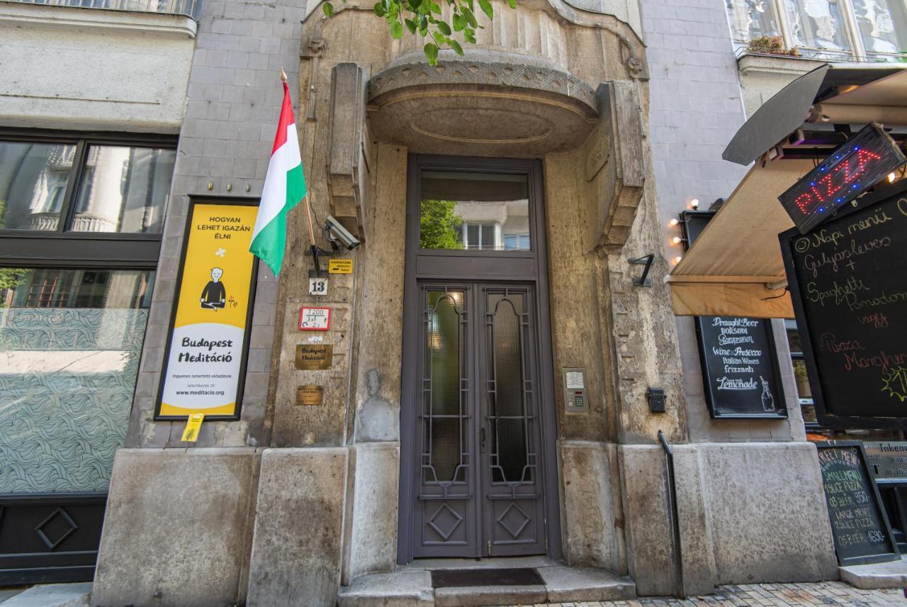 Patrik'S Budapest Center Apartment Luaran gambar