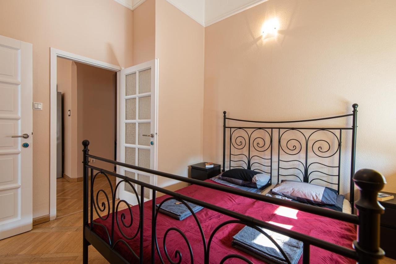 Patrik'S Budapest Center Apartment Luaran gambar